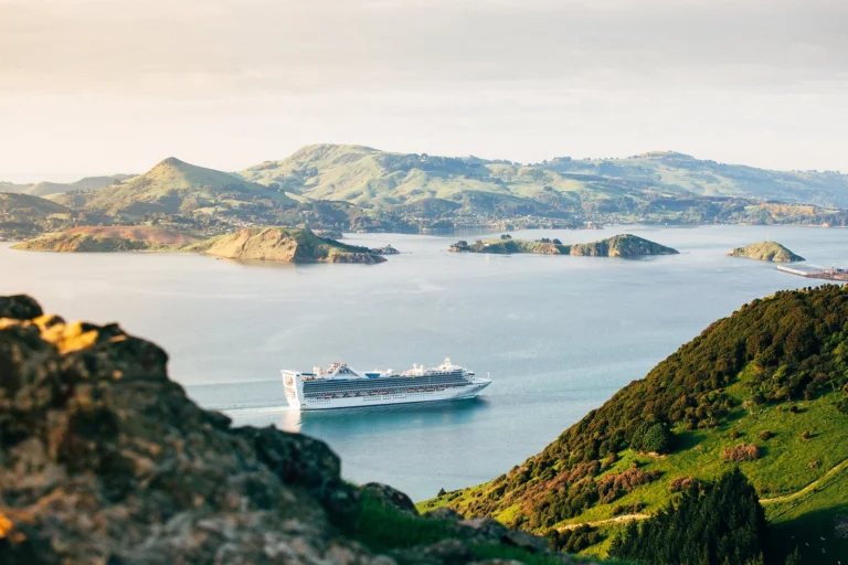 Cruise Ship Staff in New-Zealand
